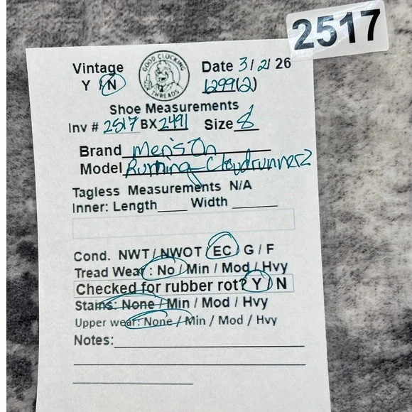 On Cloud runner 2 Women Size 8 Black White Running Shoes Sneakers Athleisure Gym - Picture 6 of 9